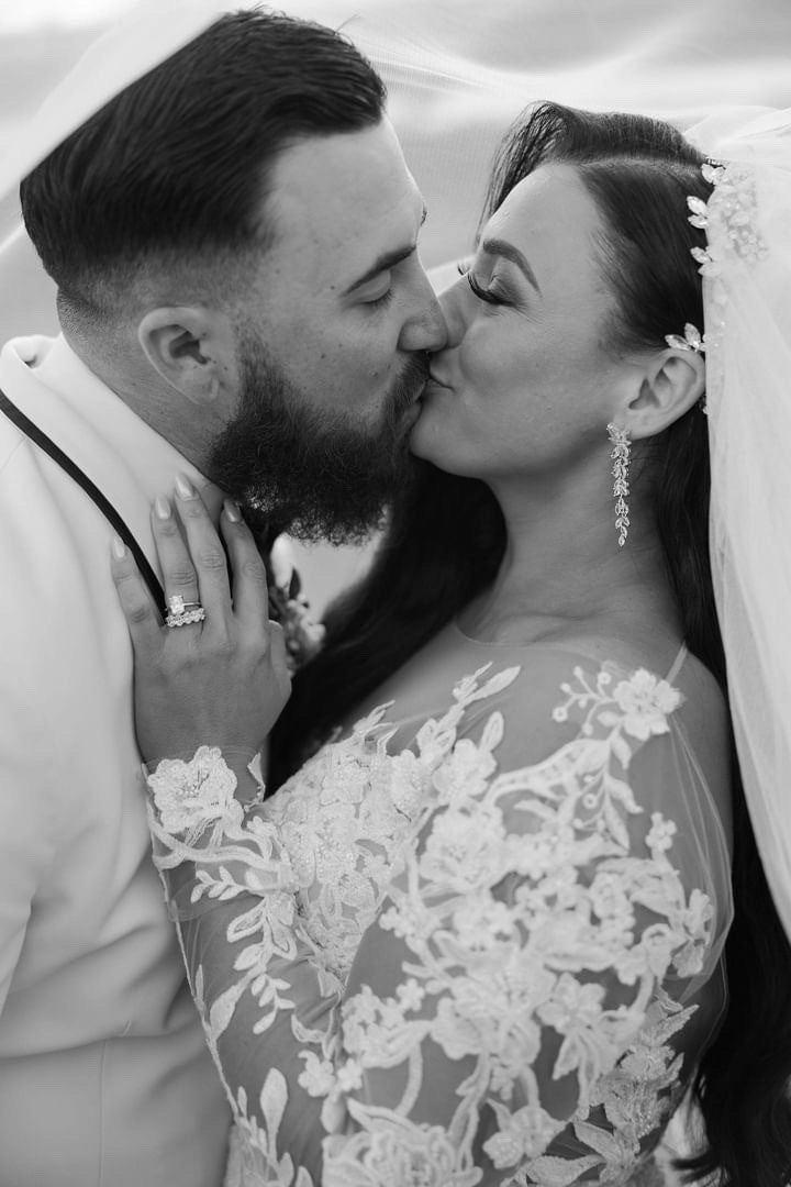 How to Choose the Perfect Bridal Earrings for Your Wedding Dress