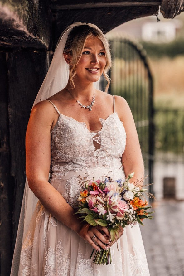 Real Bride Melissa: A Timeless Pearl and Crystal Bridal Look