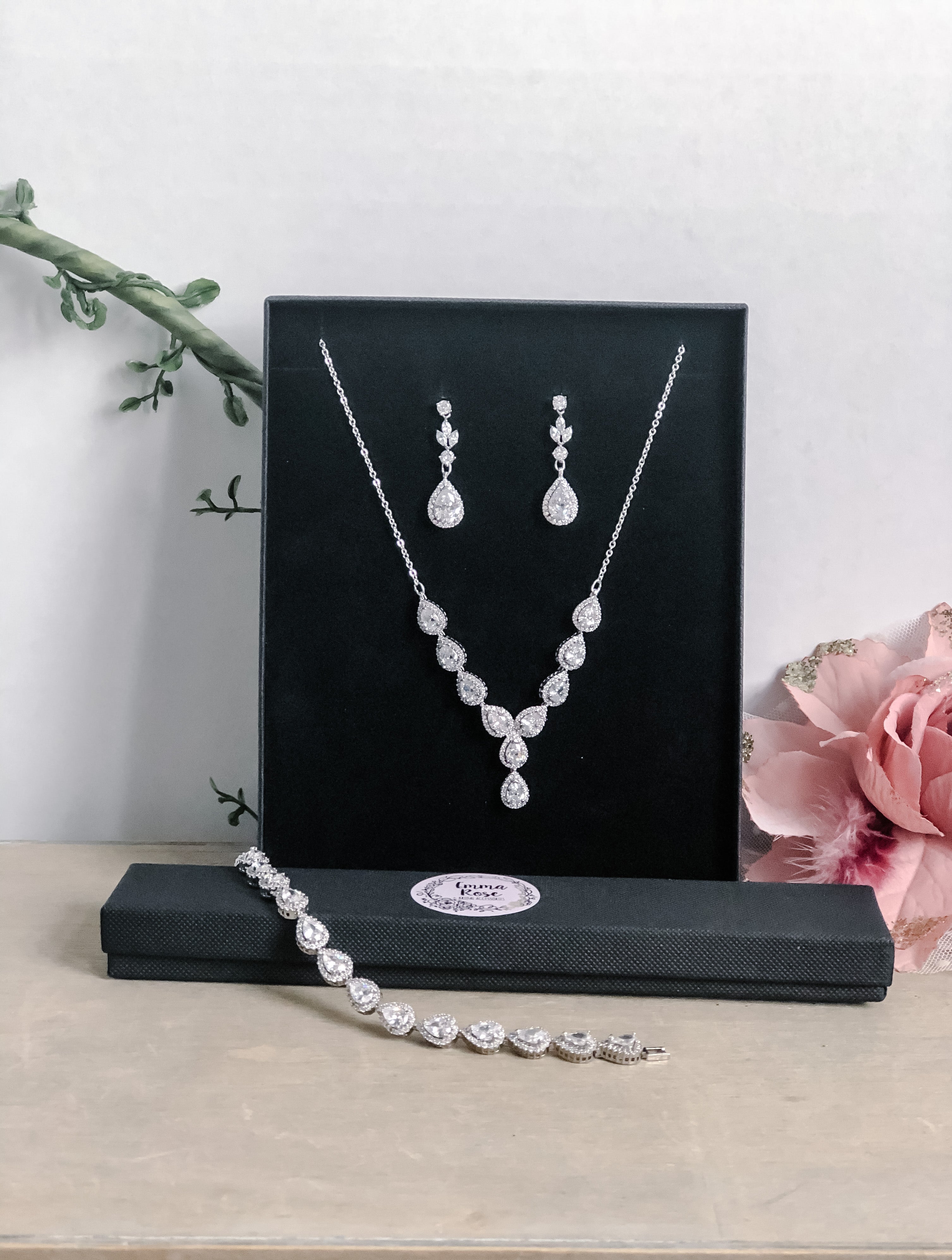 Teardrop Large Halo Sparkly Jewellery Set