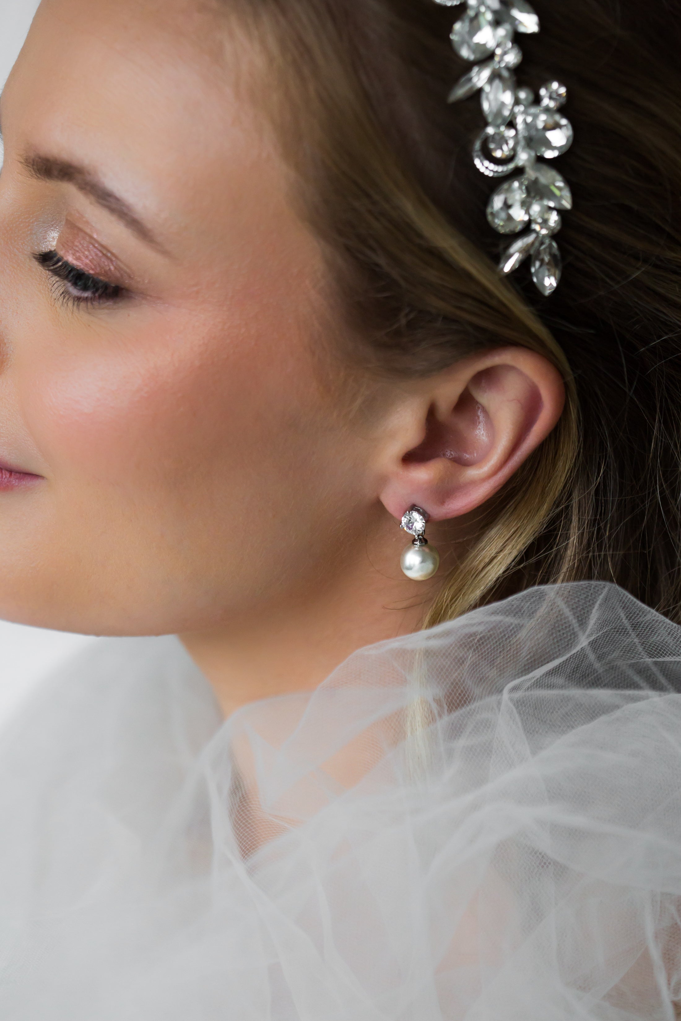 Large round Pearl Earring