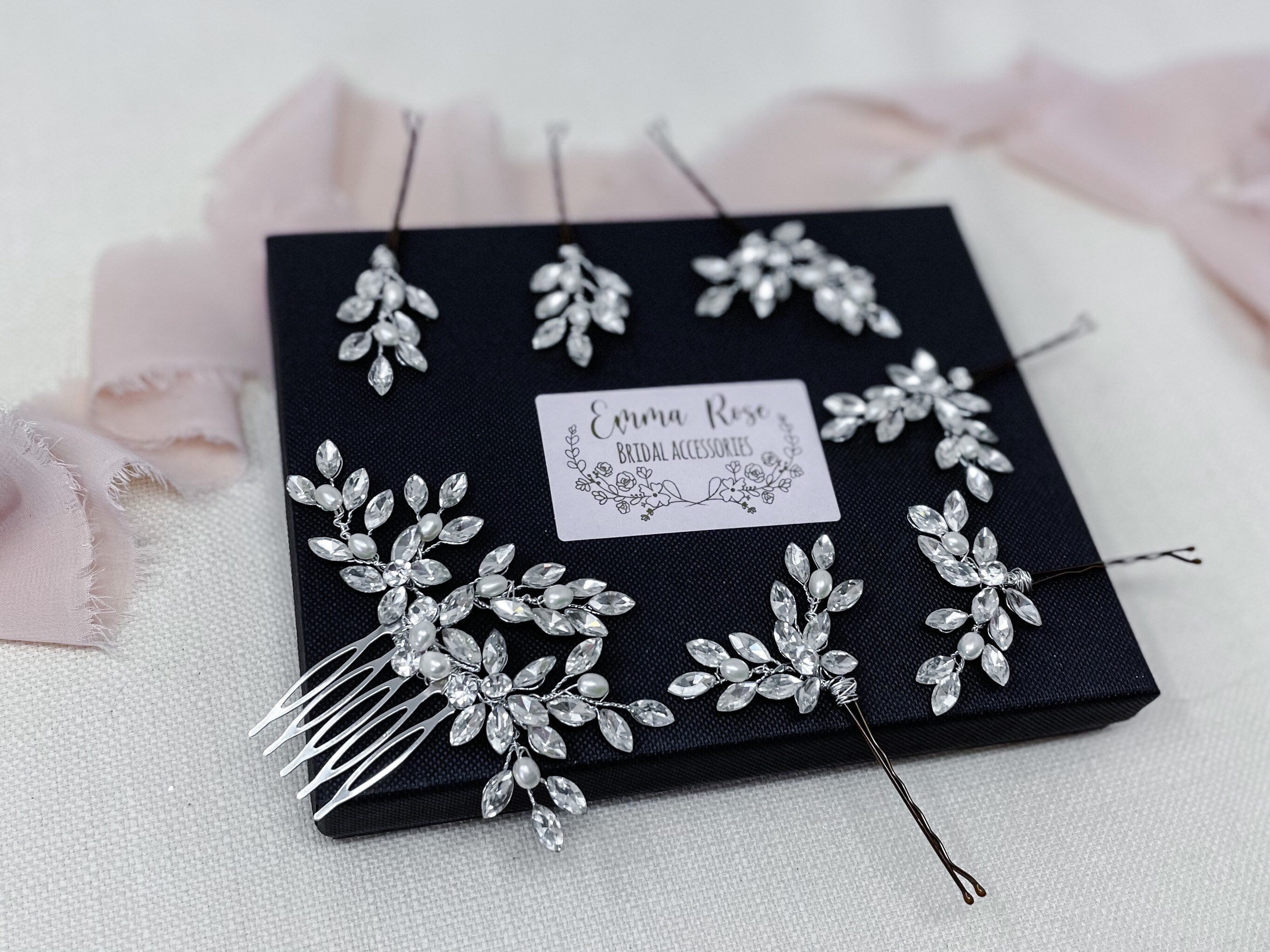 Bridal Sparkly Hair Pins, Small Delicate Crystal and Pearl Hair Pins , Bridesmaid Hair Pins, Wedding Pins, Hair Grips Silver Gold Rose gold