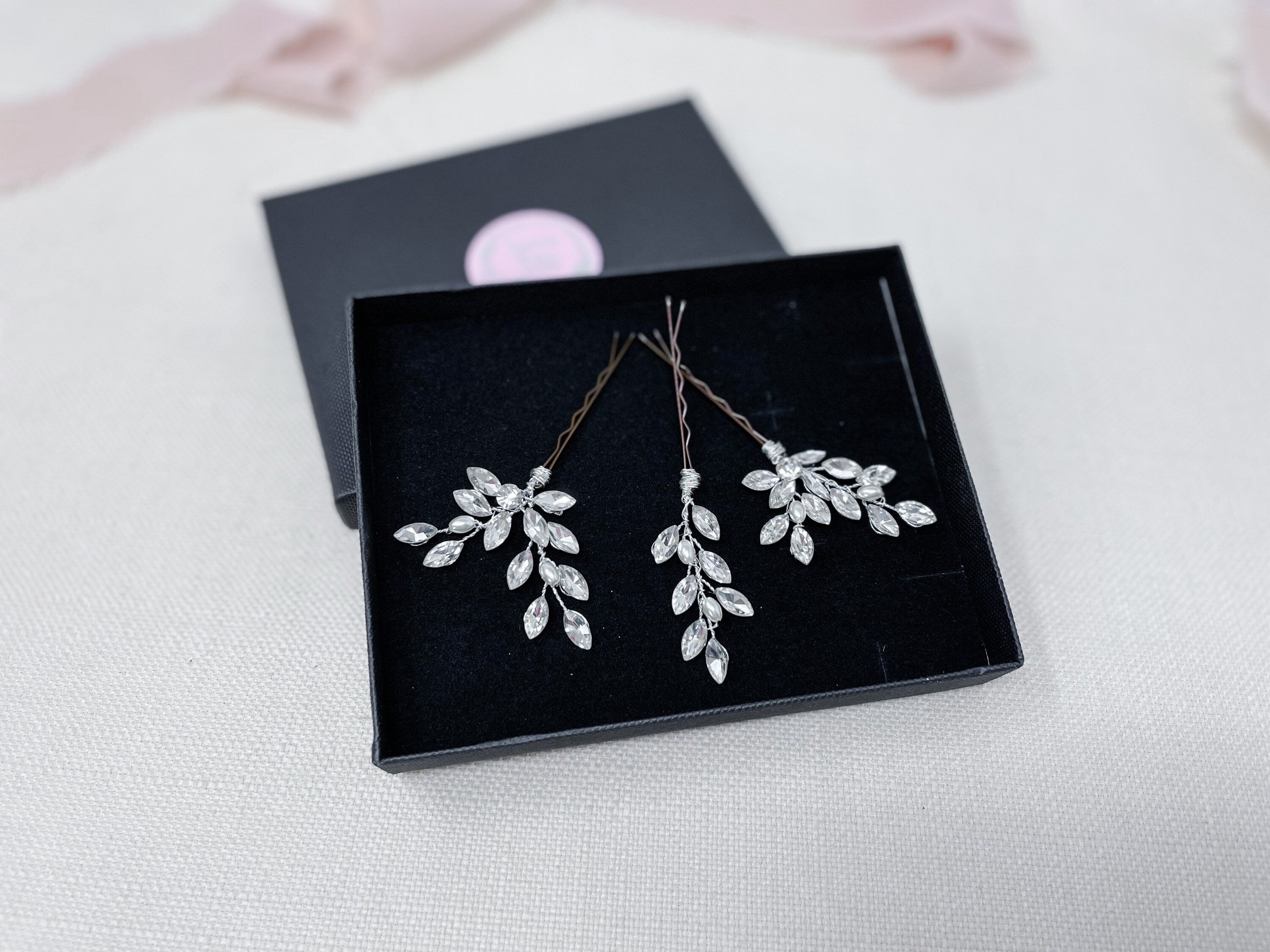 Bridal Sparkly Hair Pins, Small Delicate Crystal and Pearl Hair Pins , Bridesmaid Hair Pins, Wedding Pins, Hair Grips Silver Gold Rose gold