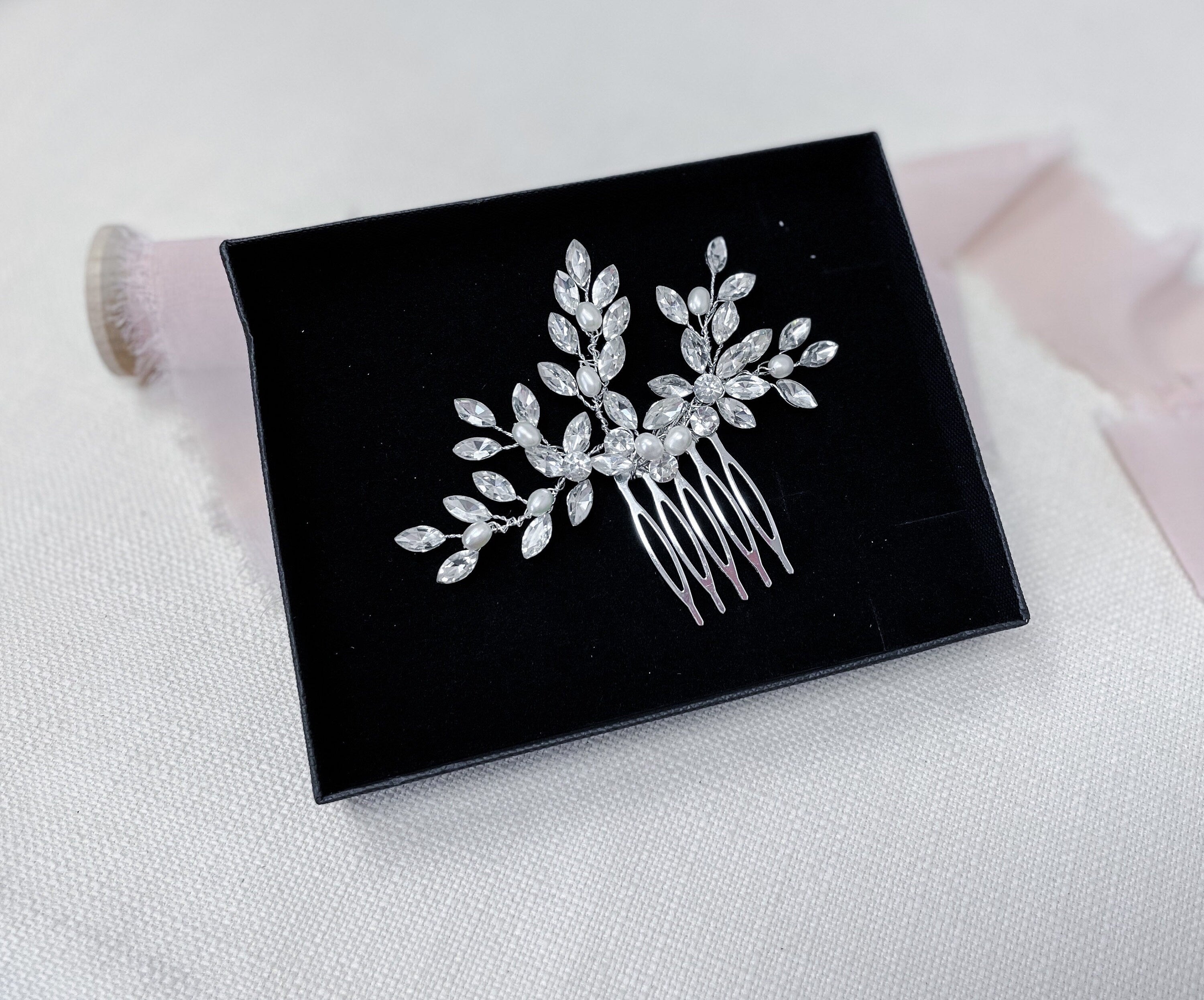 Bridal Sparkly Hair Pins, Small Delicate Crystal and Pearl Hair Pins , Bridesmaid Hair Pins, Wedding Pins, Hair Grips Silver Gold Rose gold