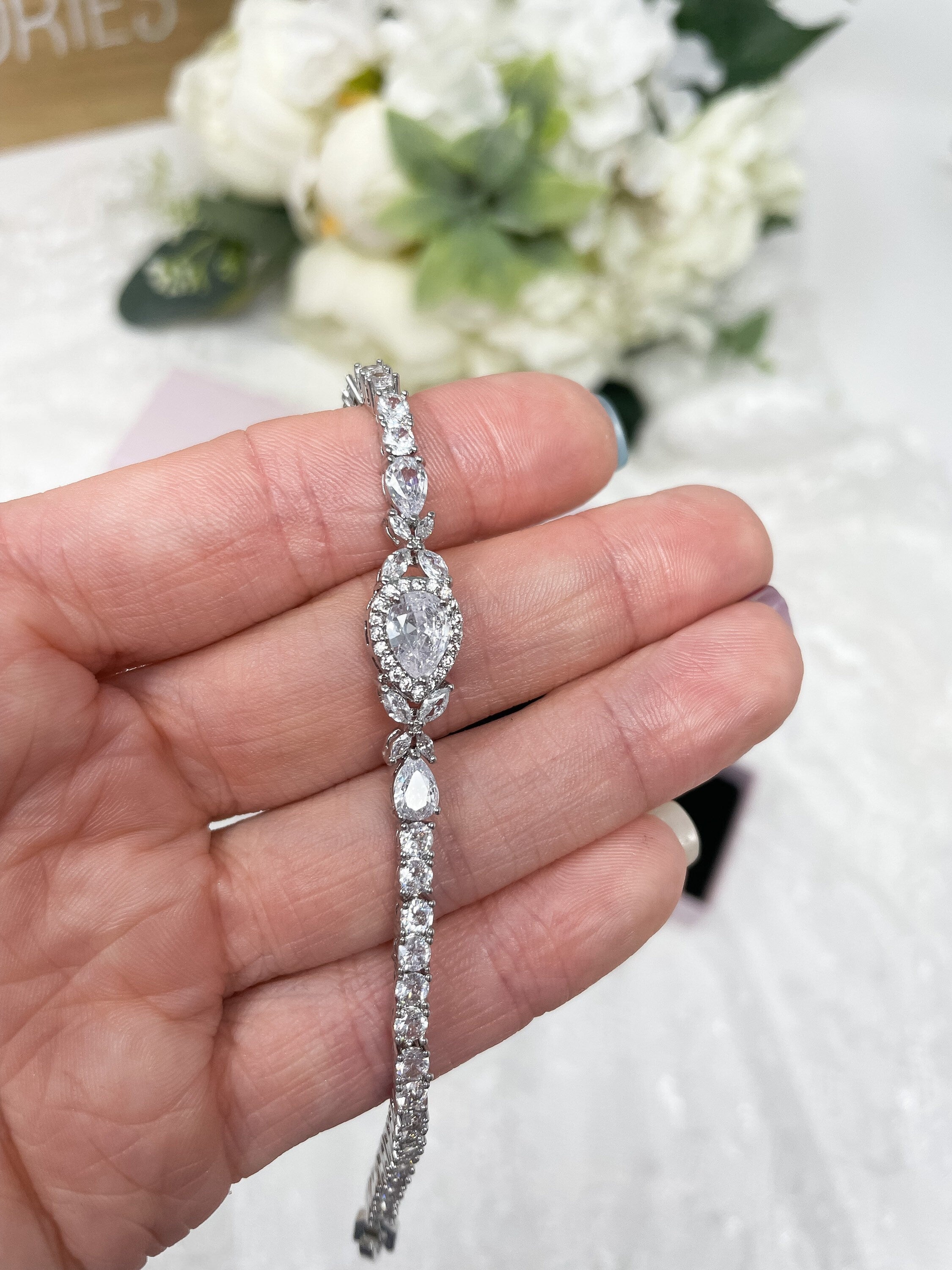 Sparkly Bridal Bracelet - Wedding Bracelet - Bride Jewellery - Silver Teardrop Tennis Bracelet - Gift - Bridesmaids