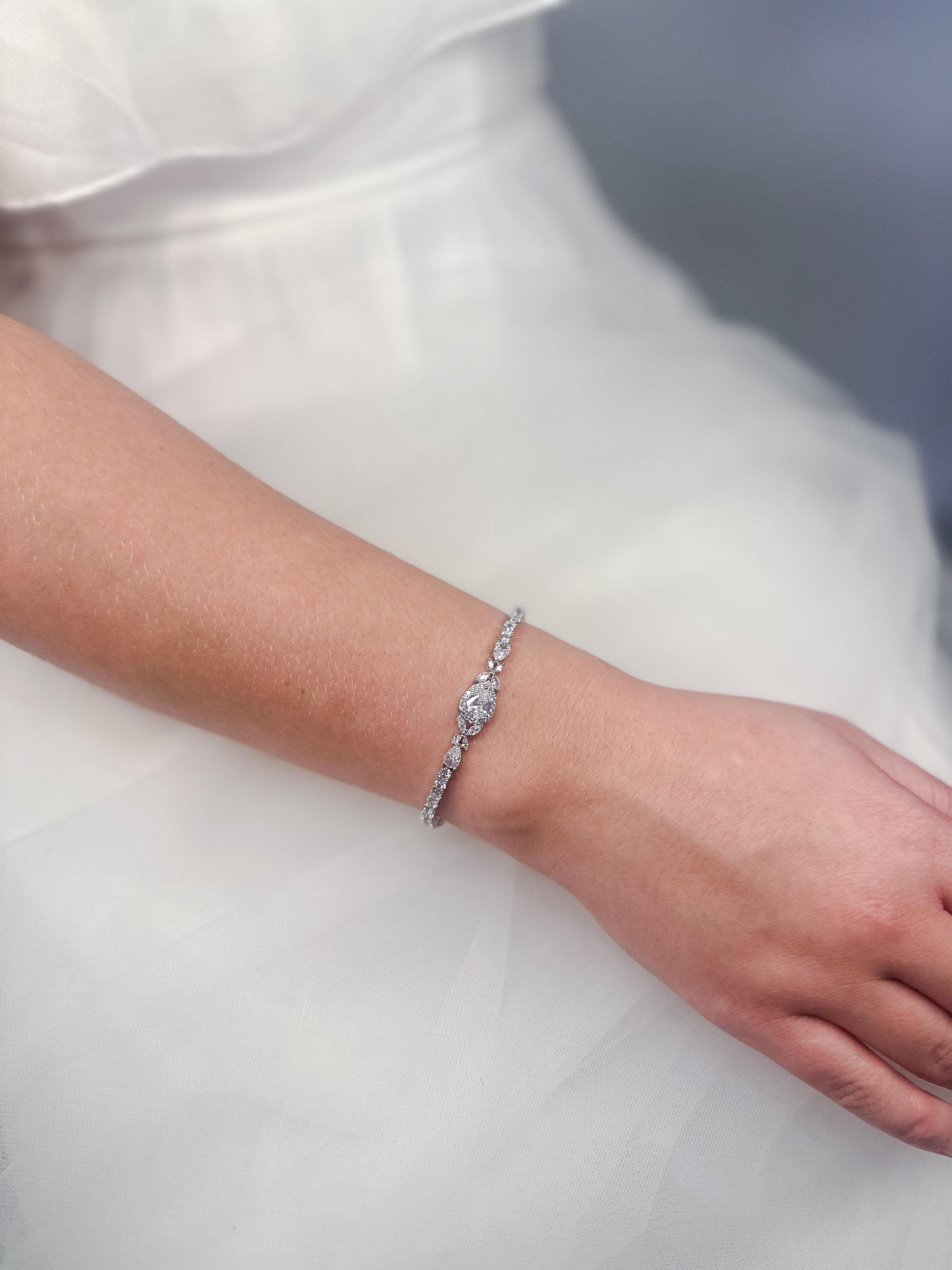 Sparkly Bridal Bracelet - Wedding Bracelet - Bride Jewellery - Silver Teardrop Tennis Bracelet - Gift - Bridesmaids
