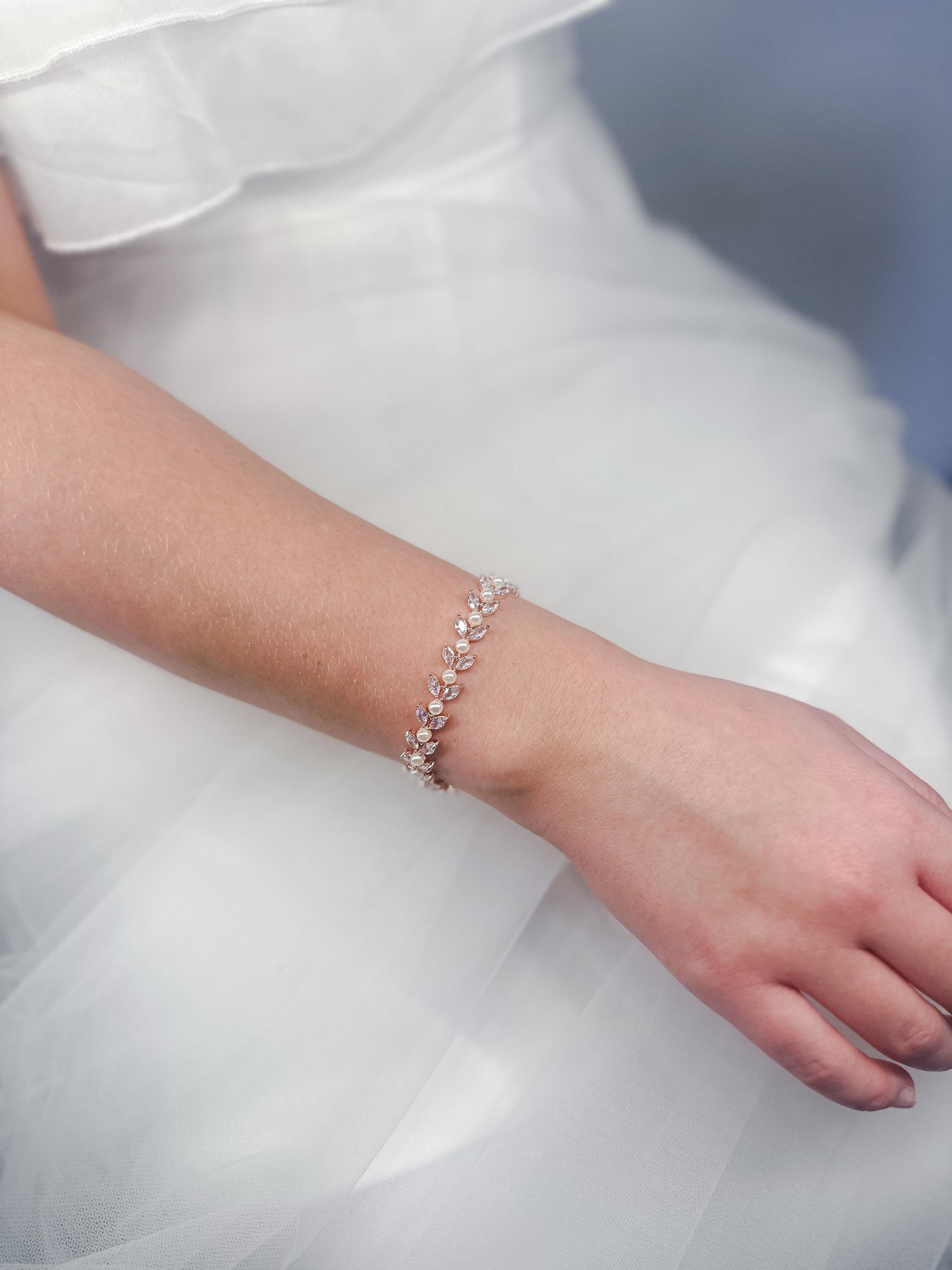 Pearl and Crystal Bridal Bracelet - Wedding Bracelet - Bride Jewellery - Gift - Bridesmaids - Bridal Jewellery