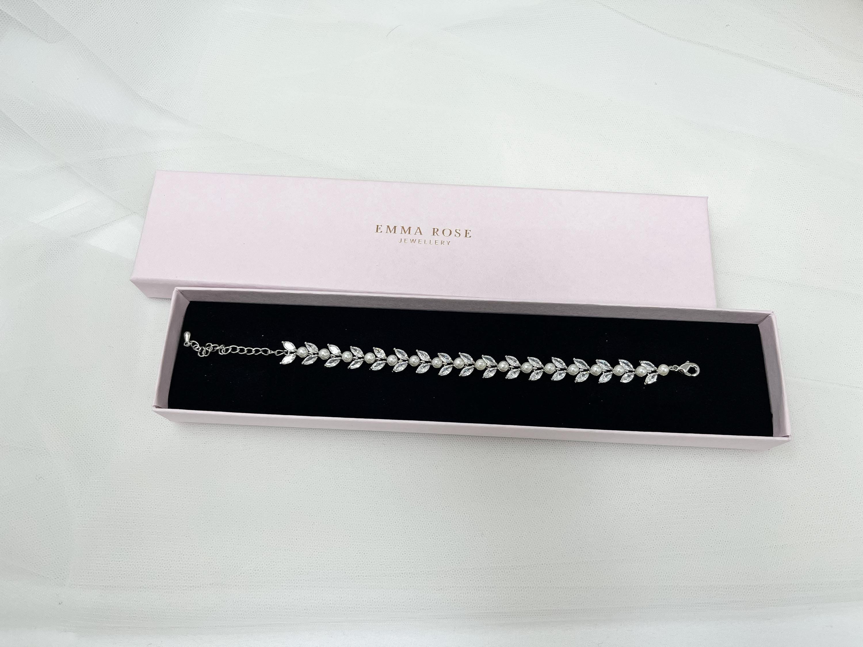 Pearl and Crystal Bridal Bracelet - Wedding Bracelet - Bride Jewellery - Gift - Bridesmaids - Bridal Jewellery