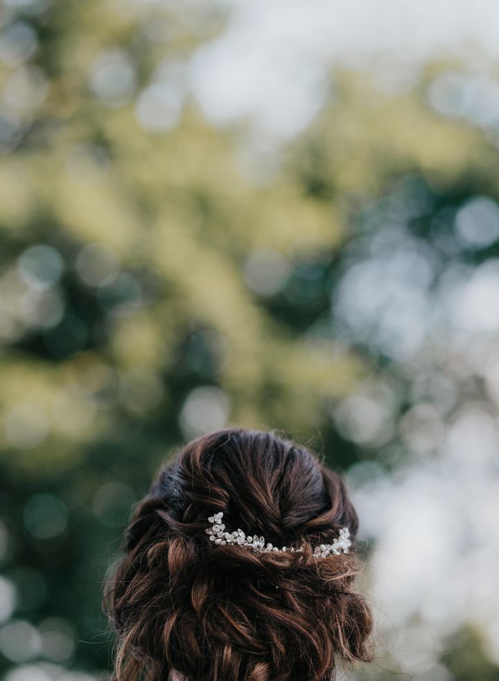 A Touch of Elegance: Naomi's Wedding Day with Our Freshwater Pearl Hair Comb