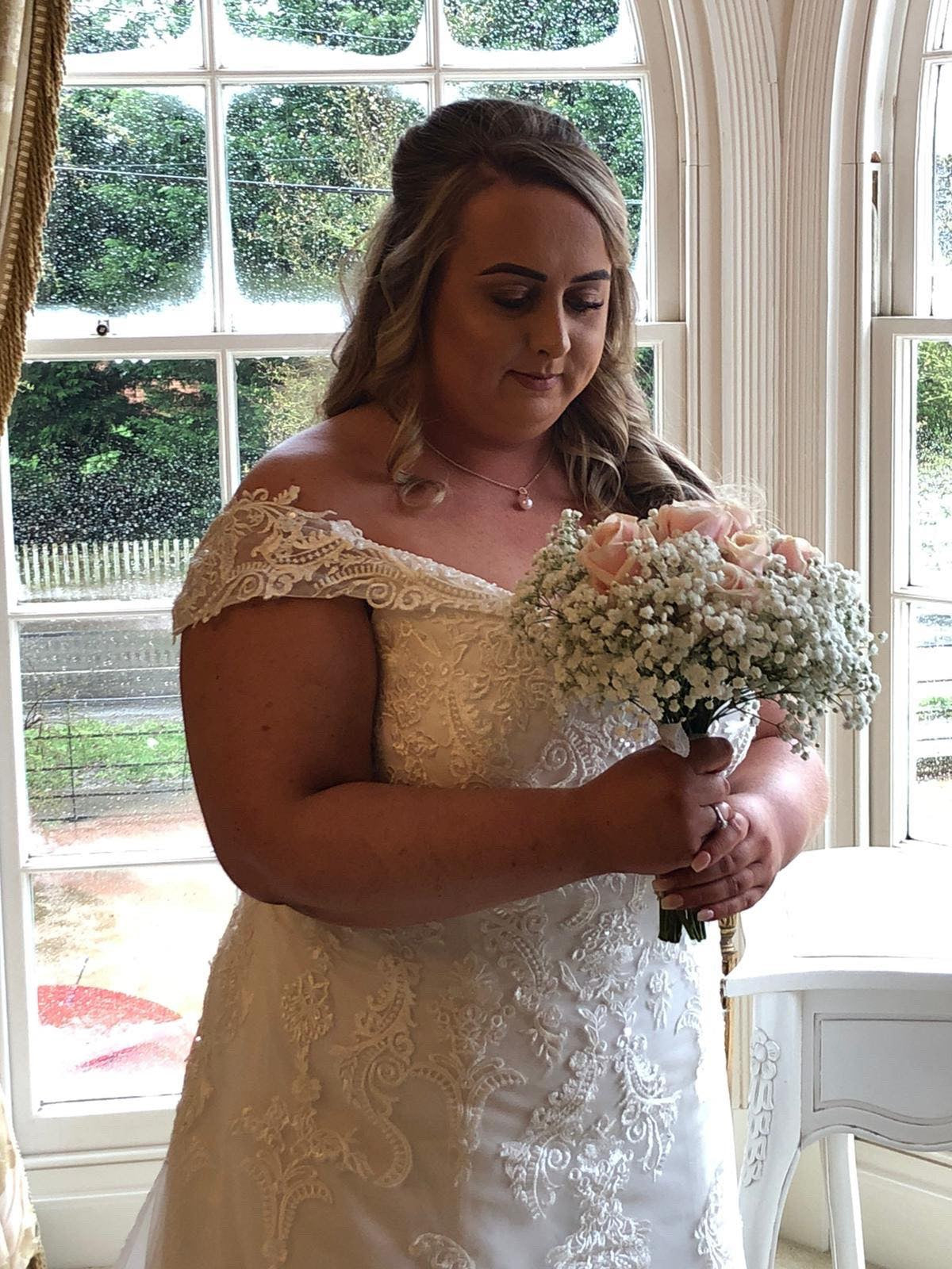 Choosing the Perfect Jewellery for Plus-Size Brides