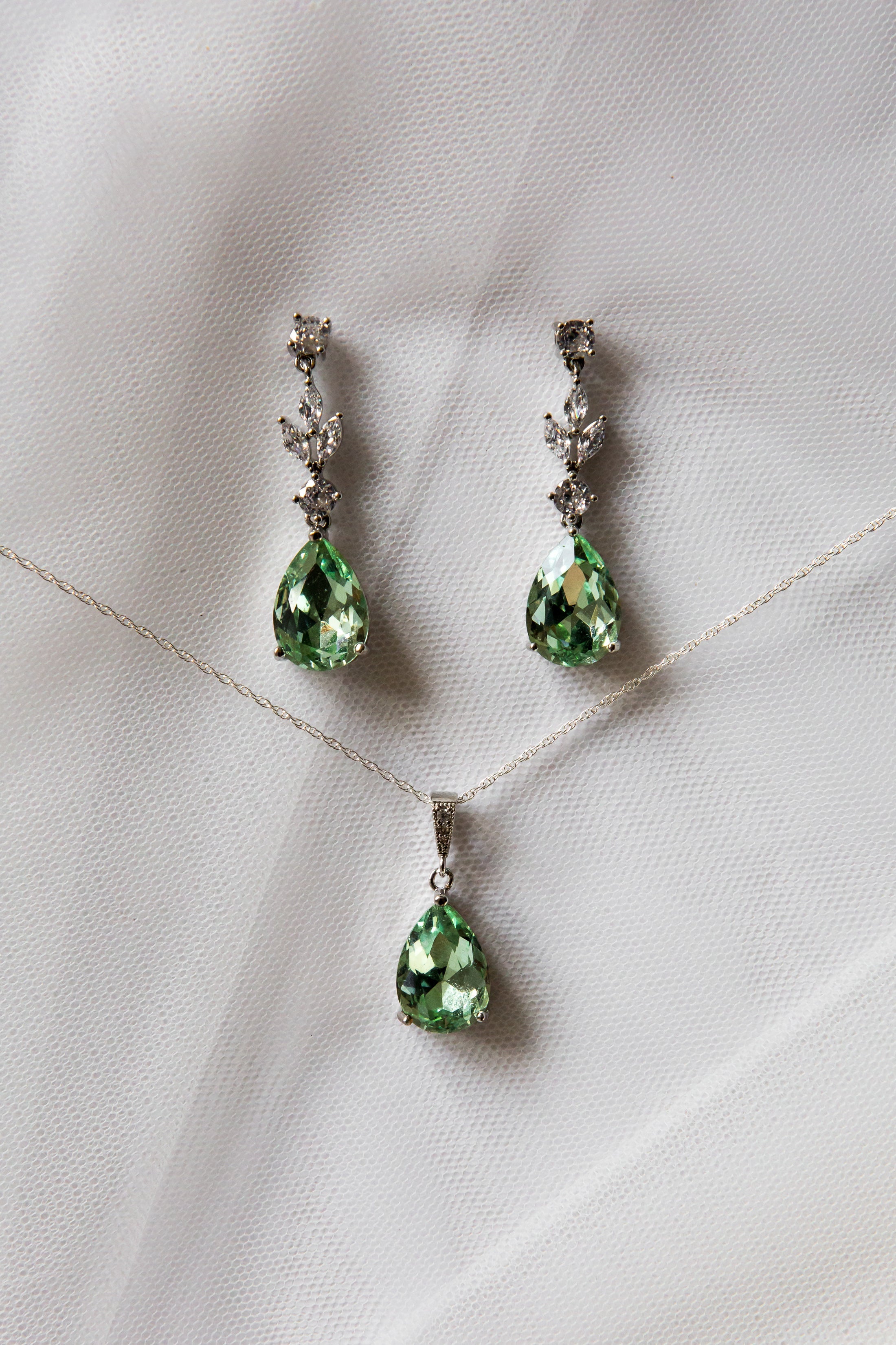 Emerald earrings,Emerad green stud earrings,Emerald bridesmaids earring,Crystal ,rectangle selling earrings,Octagon earring,Emerald bridal earring