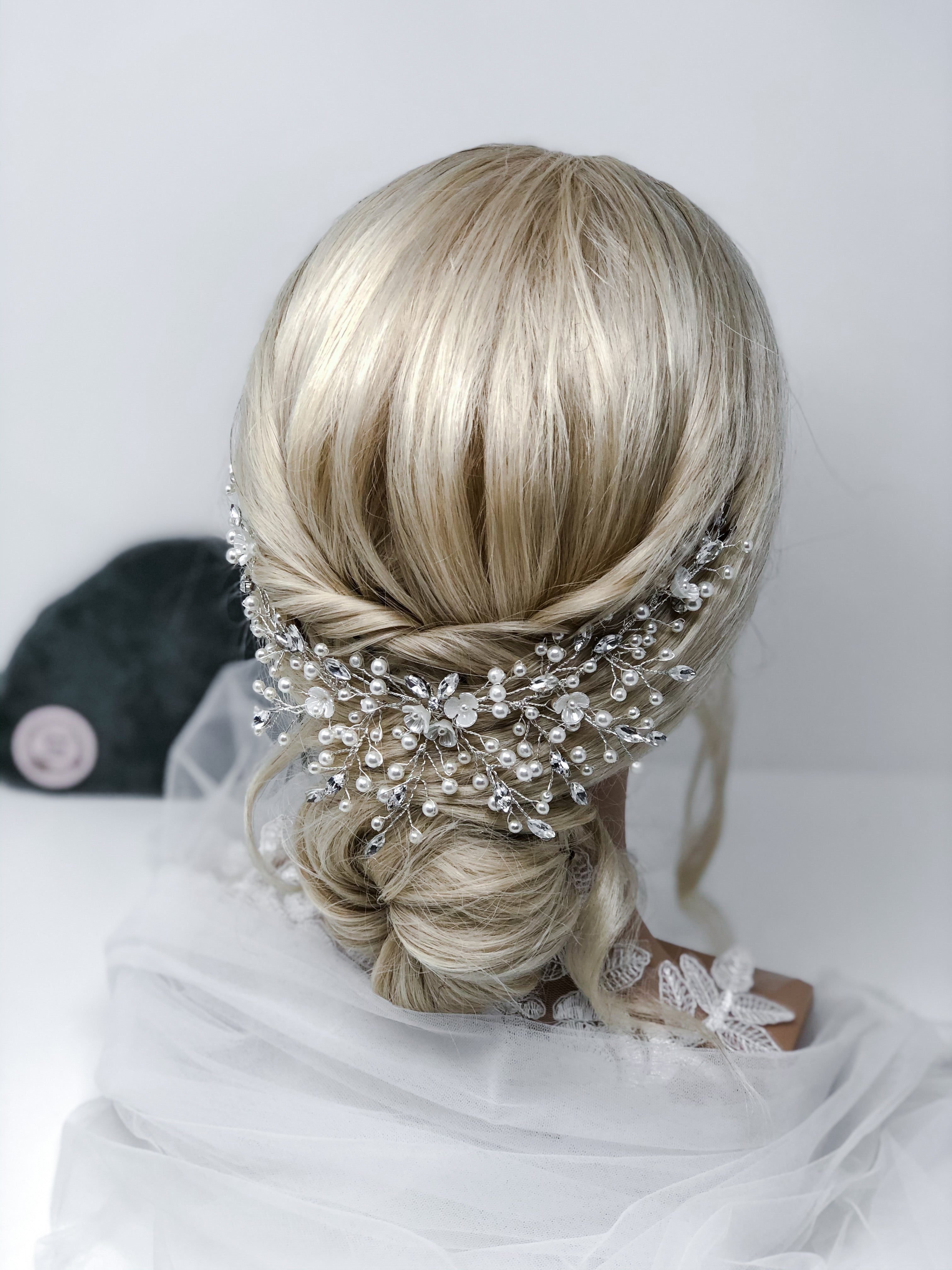 Cluster Pearl Hair Piece